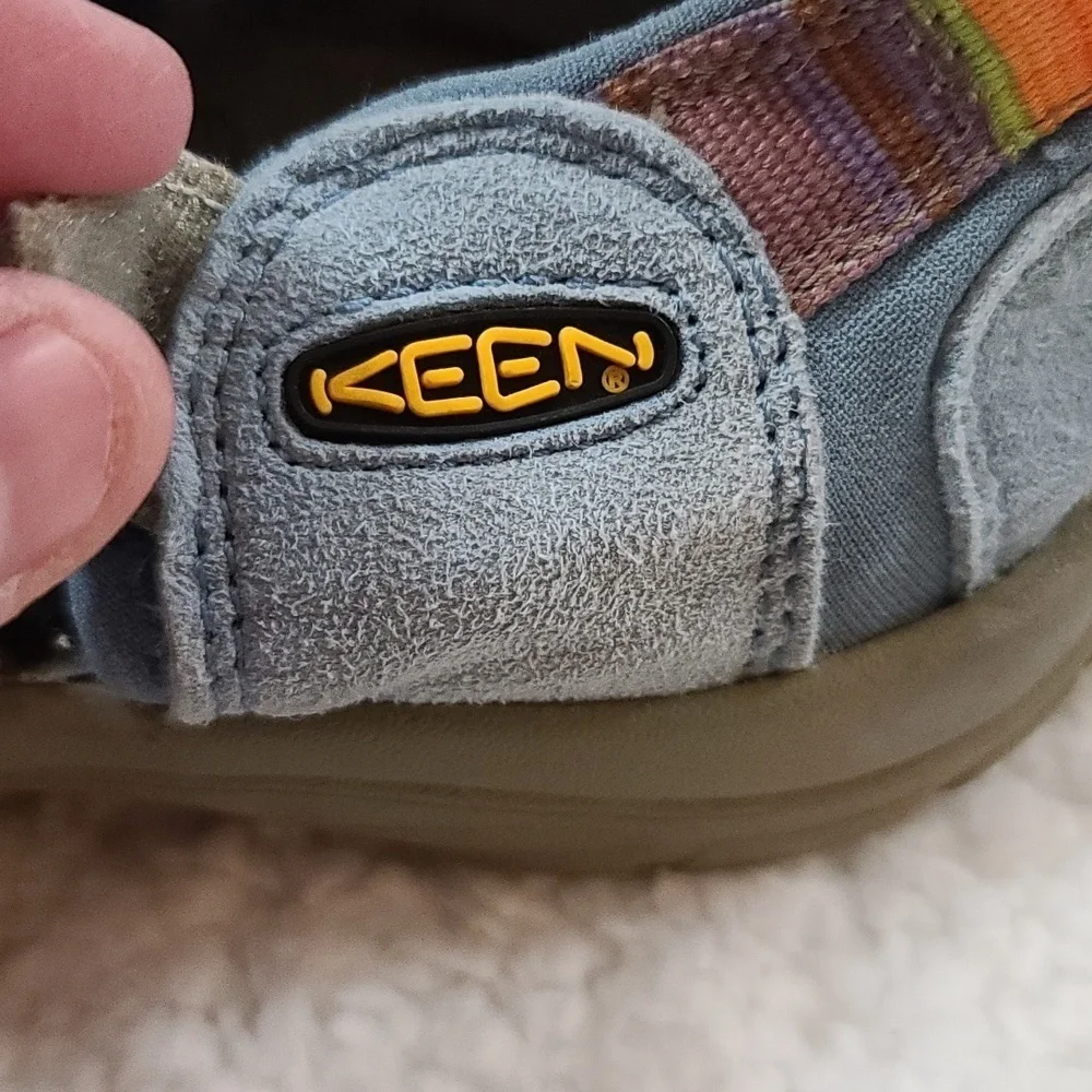 Keen Girls Outdoor Watershoes Blue/Coliful Stripes Hook&Loop Adjustable Sz 3 EUC